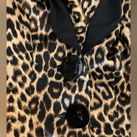 DESIGN TODAY’S VINTAGE ANIMAL PRINT JACKET WITH WIRED DOUBLE COLLAR.Y2K
BOHO MED - Picture 12 of 16